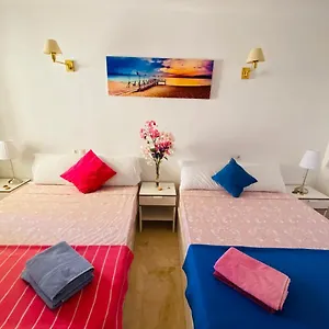 https://fresh-and-modern-delux-apartment-in-1-min-from-the-beach.1costadelsol.com