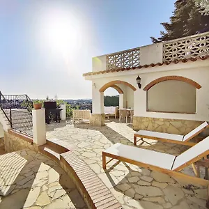 https://casa-con-fantasticas-vistas-y-jardin.catalonia-hotels.com